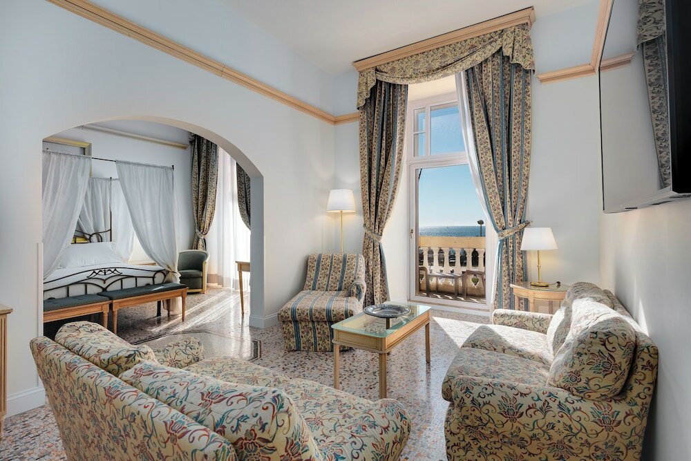 Фото Hotel de La Ville