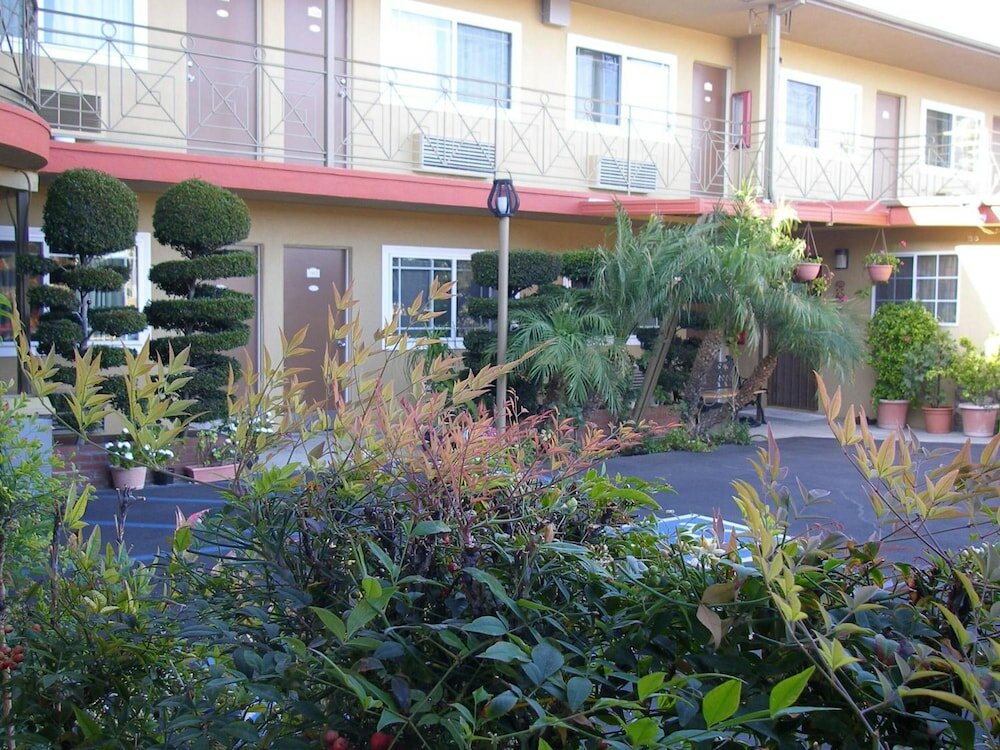 Фото Fullerton Lodge