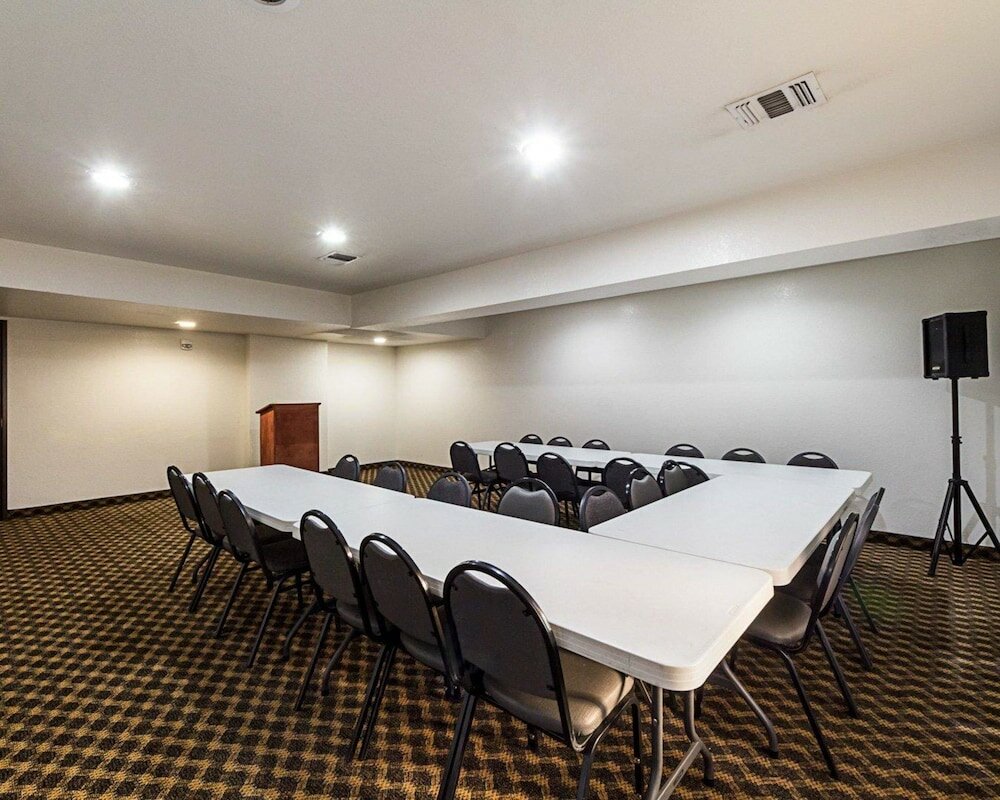 Фото SureStay Plus Hotel by Best Western San Antonio North