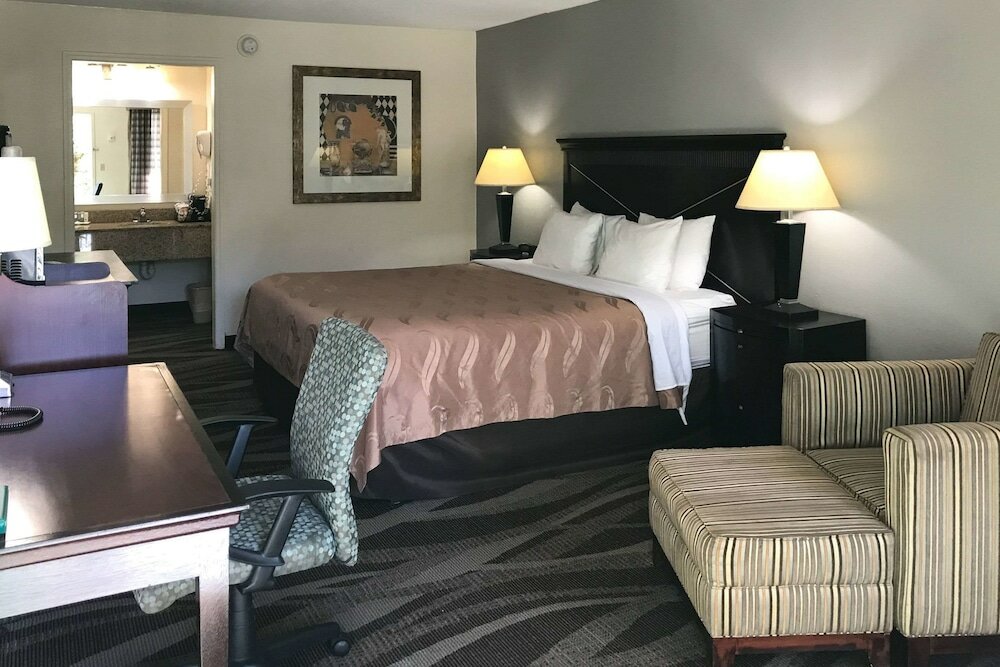 Фото Quality Inn Windsor Mill