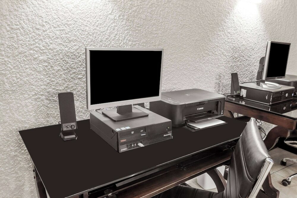 Фото Ramada by Wyndham Oceanside