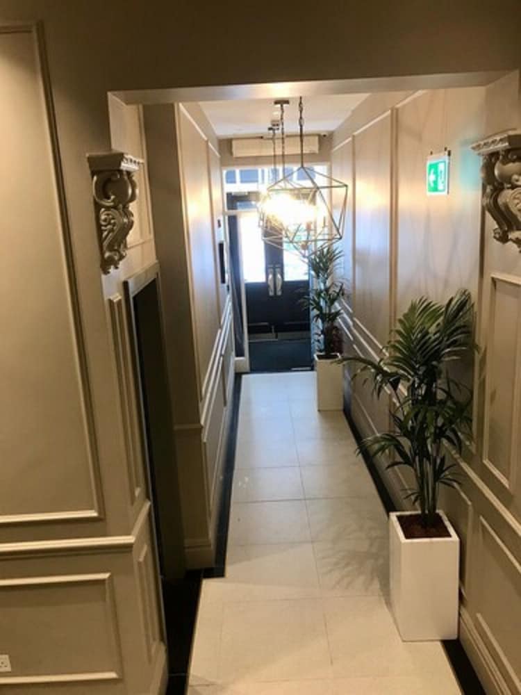 Фото Oxford Hotel Earl's Court