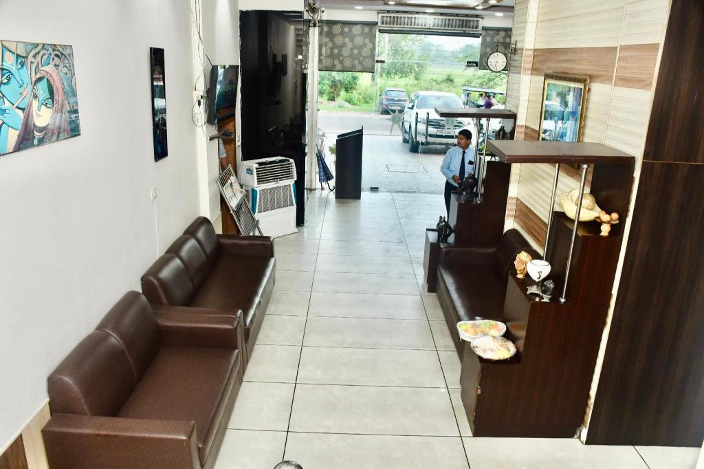 Фото Hotel Flora Haridwar