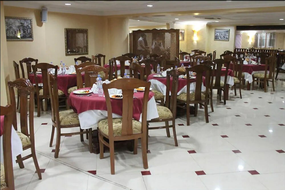 Фото Hotel Ville des Roses