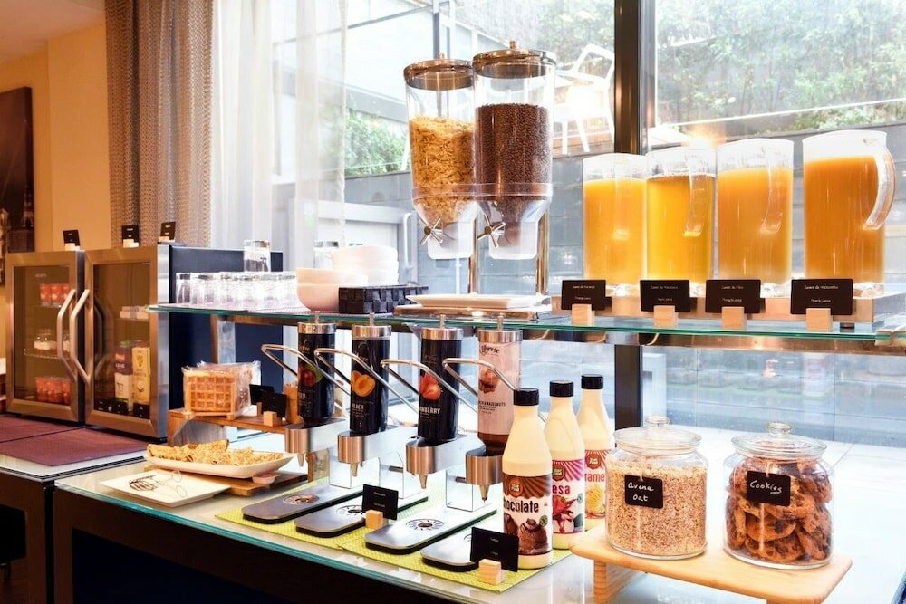 Фото Grums Barcelona Hotel & SPA