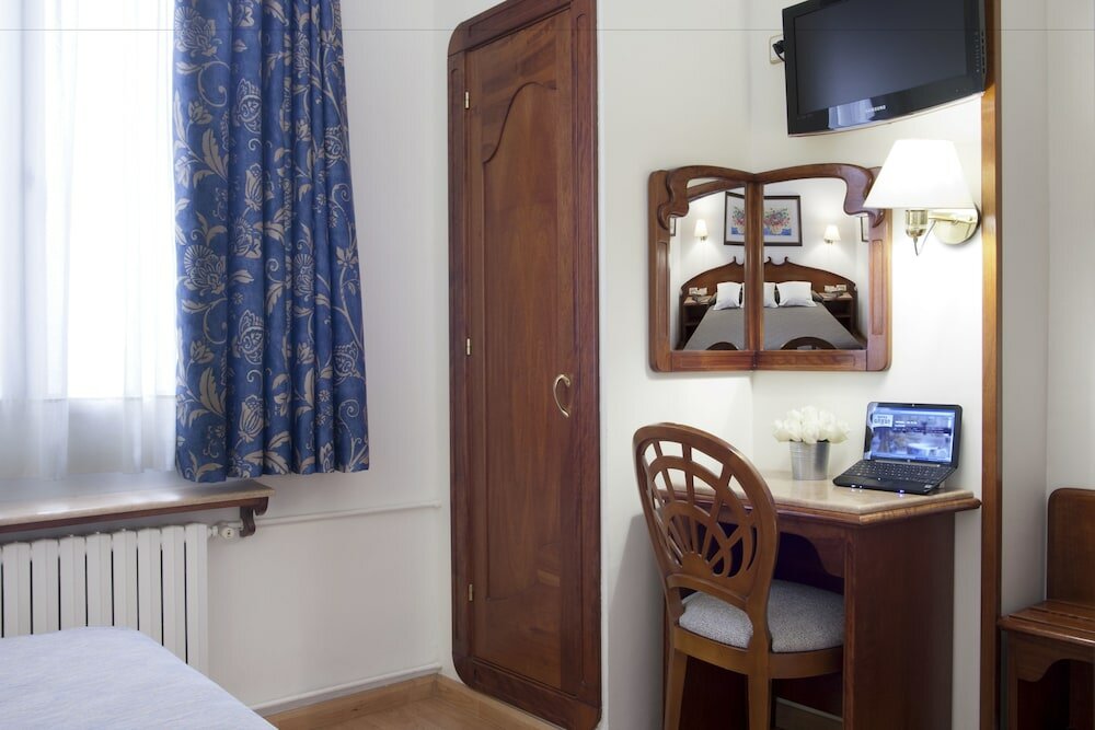 Фото Gaudi Hotel