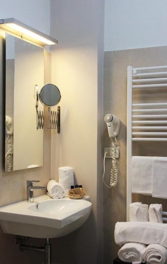 Фото Hotel Bijou