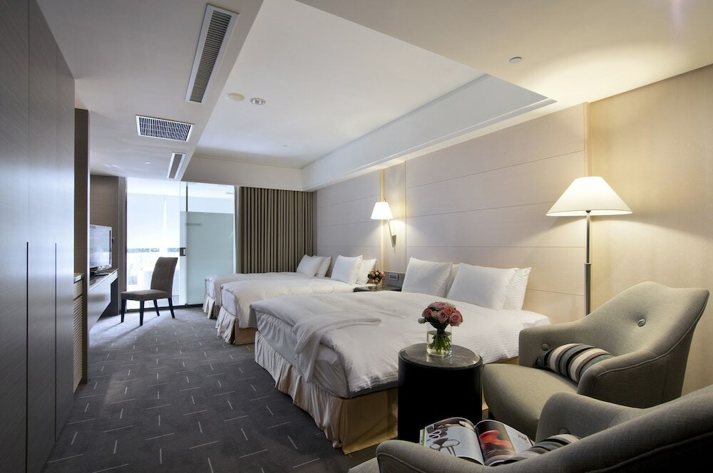 Фото Check inn Select Taichung Dadun