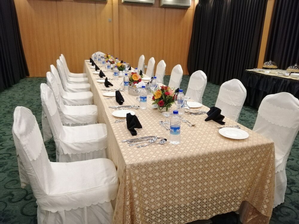 Фото Days Hotel Dhaka Baridhara