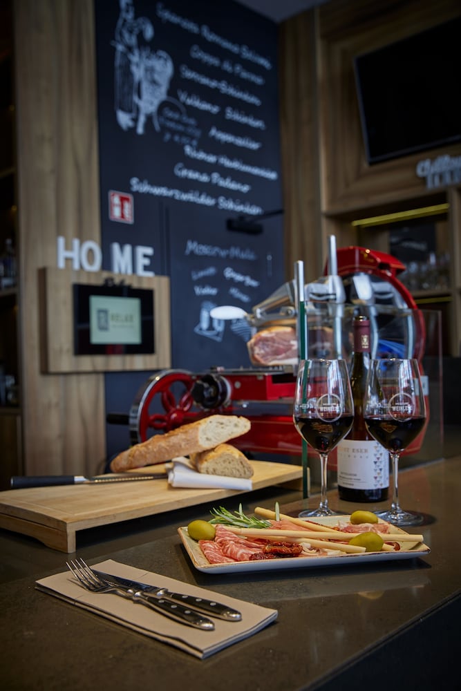 Фото Mercure Hotel Severinshof Köln City