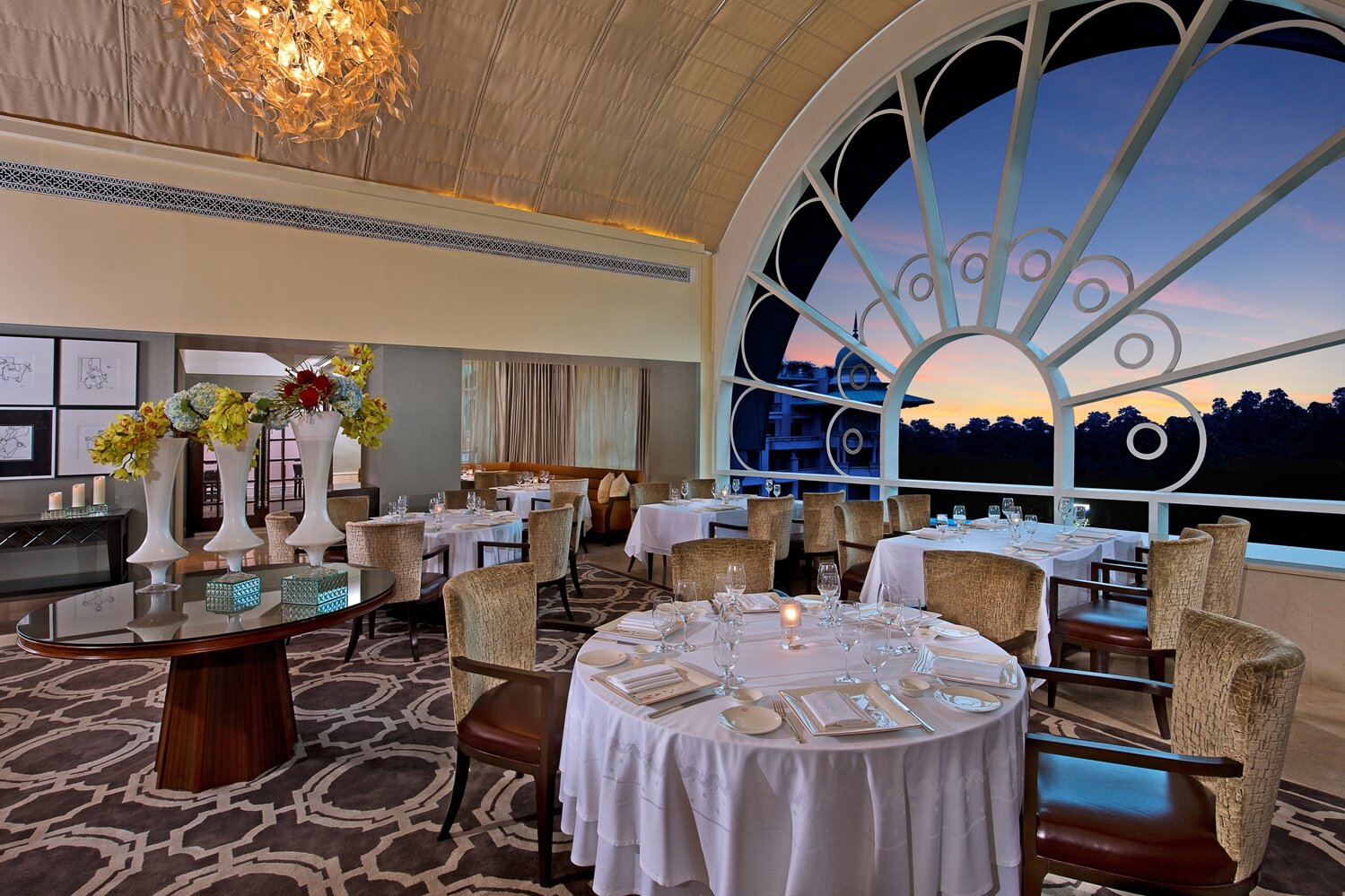 Фото The Leela Palace Bengaluru