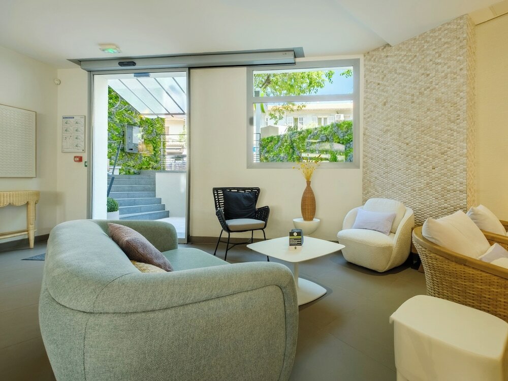 Фото B&b Hotel Antibes Juan-les-Pins