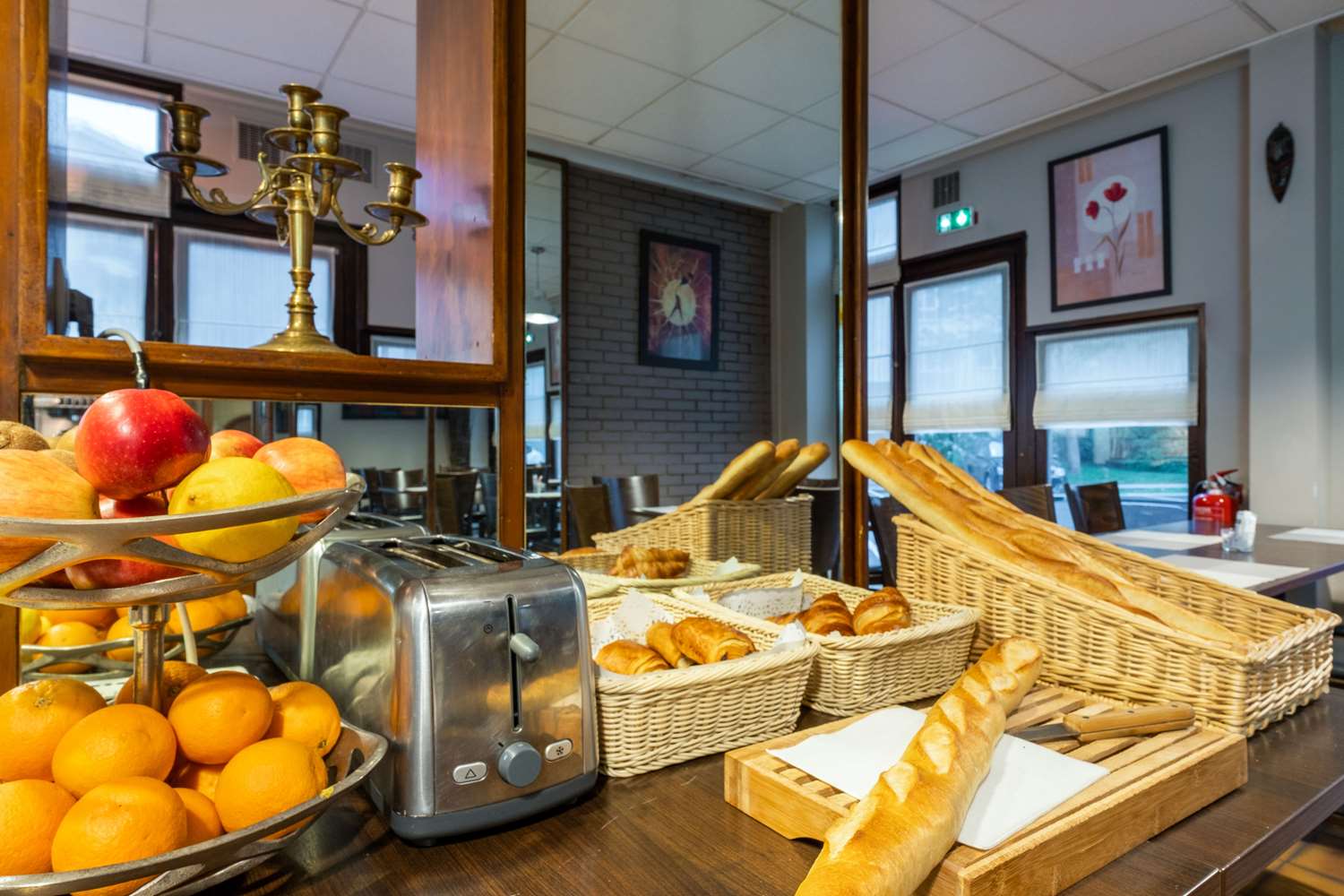 Фото Hôtel des Arcades Cachan