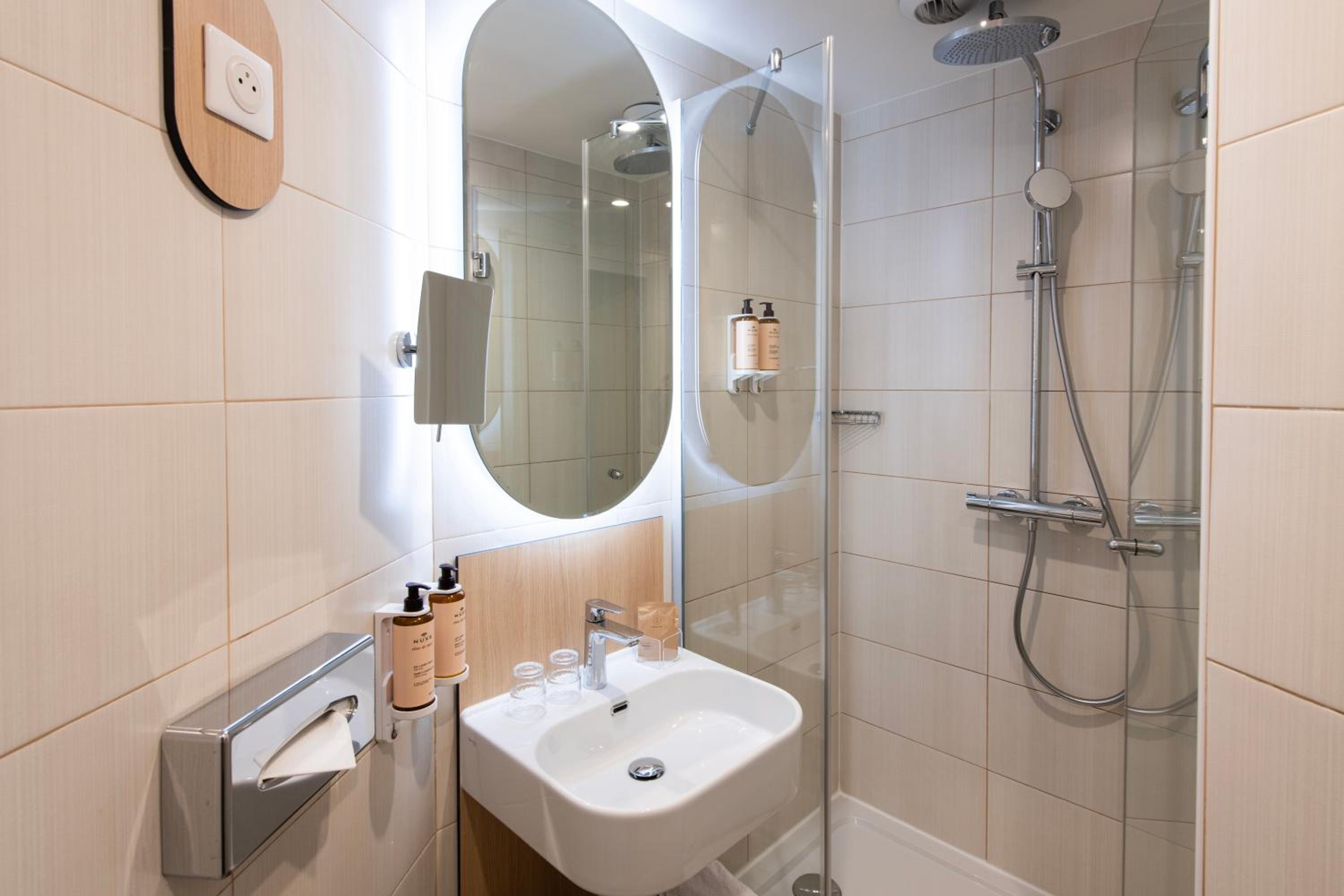 Фото Mercure Paris Notre Dame Saint Germain des Pres