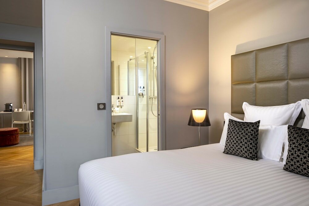 Фото First Hotel Paris Tour Eiffel