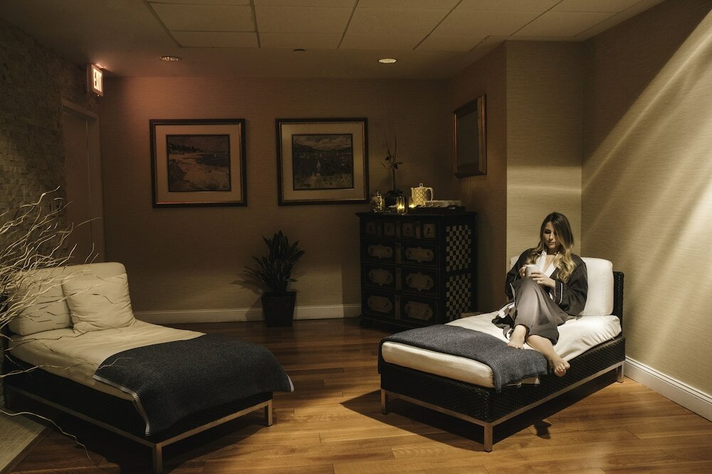 Фото Newport Harbor Island Resort