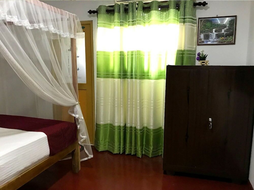 Фото Damith Tourist Inn