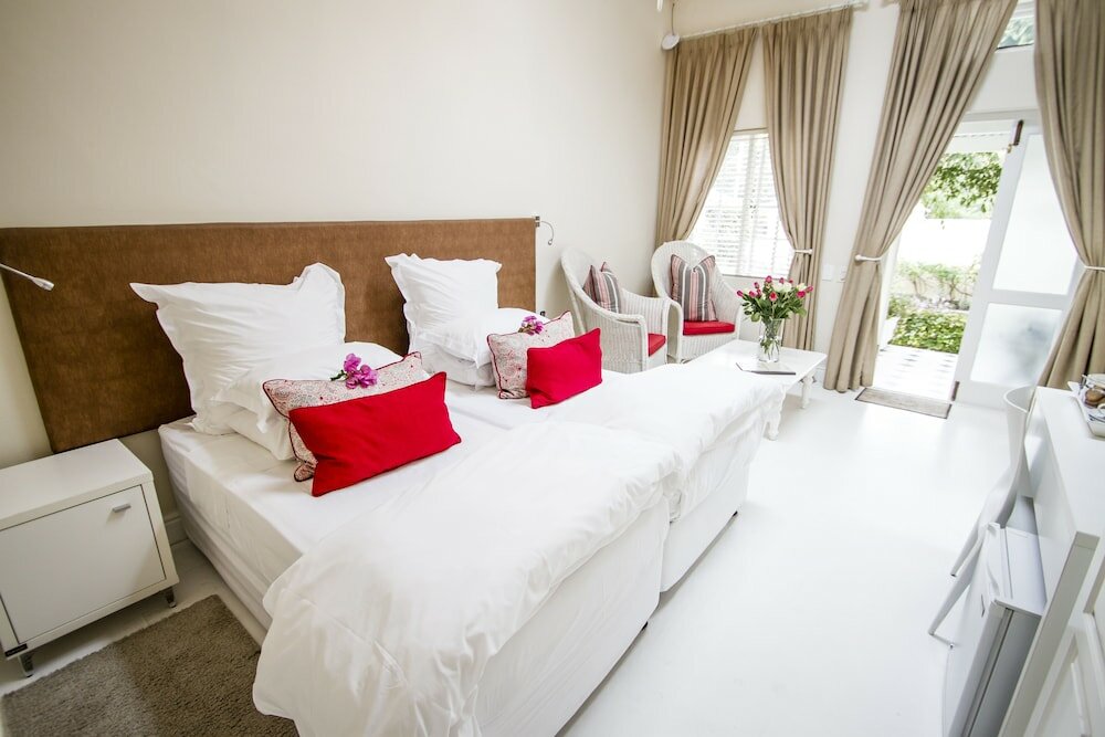 Фото The Walden House