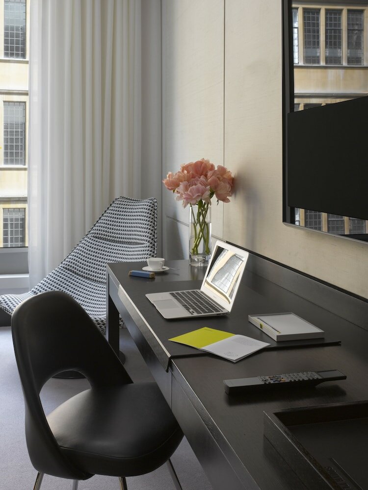 Фото South Place Hotel