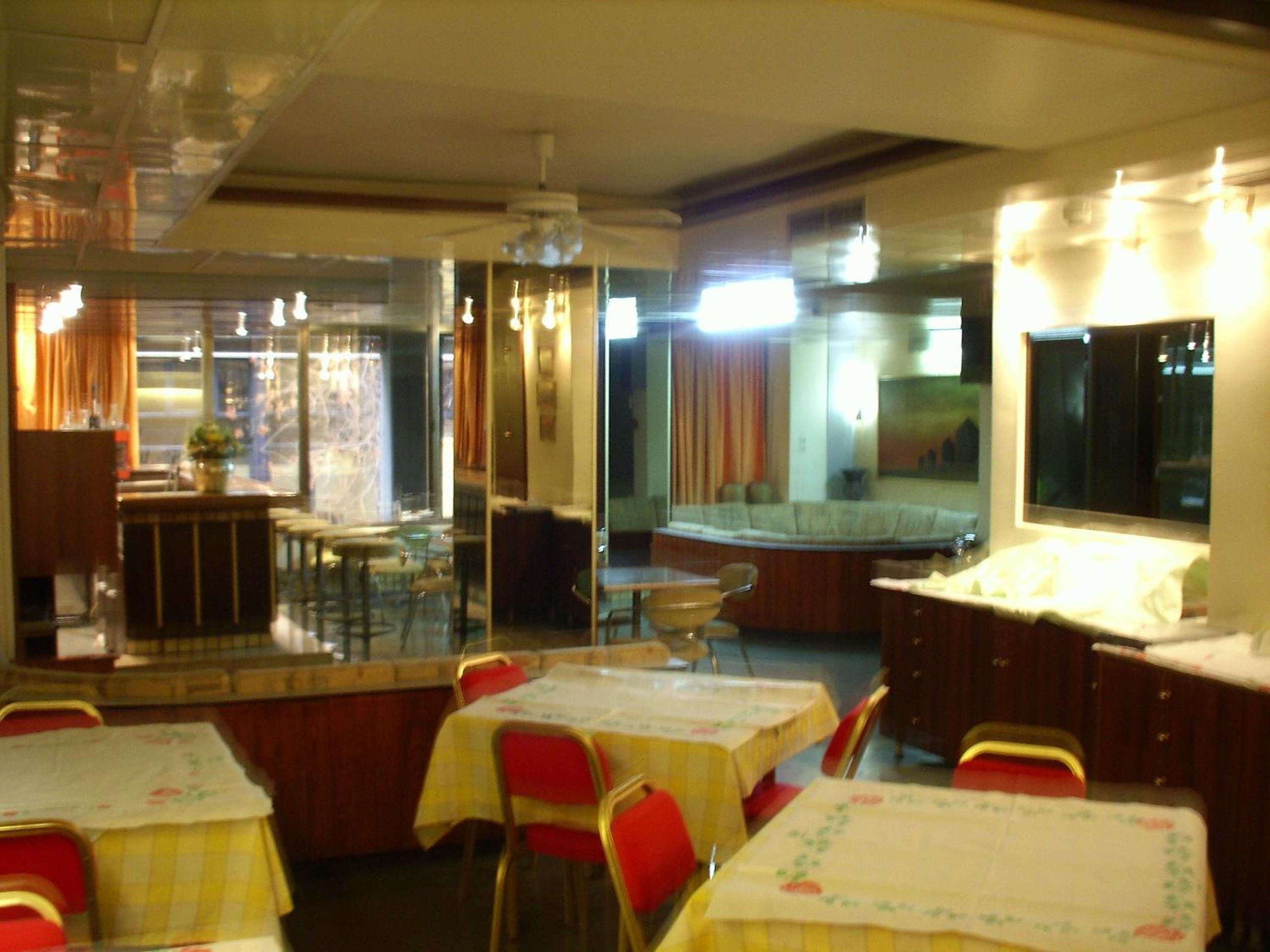 Фото Claridge Hotel