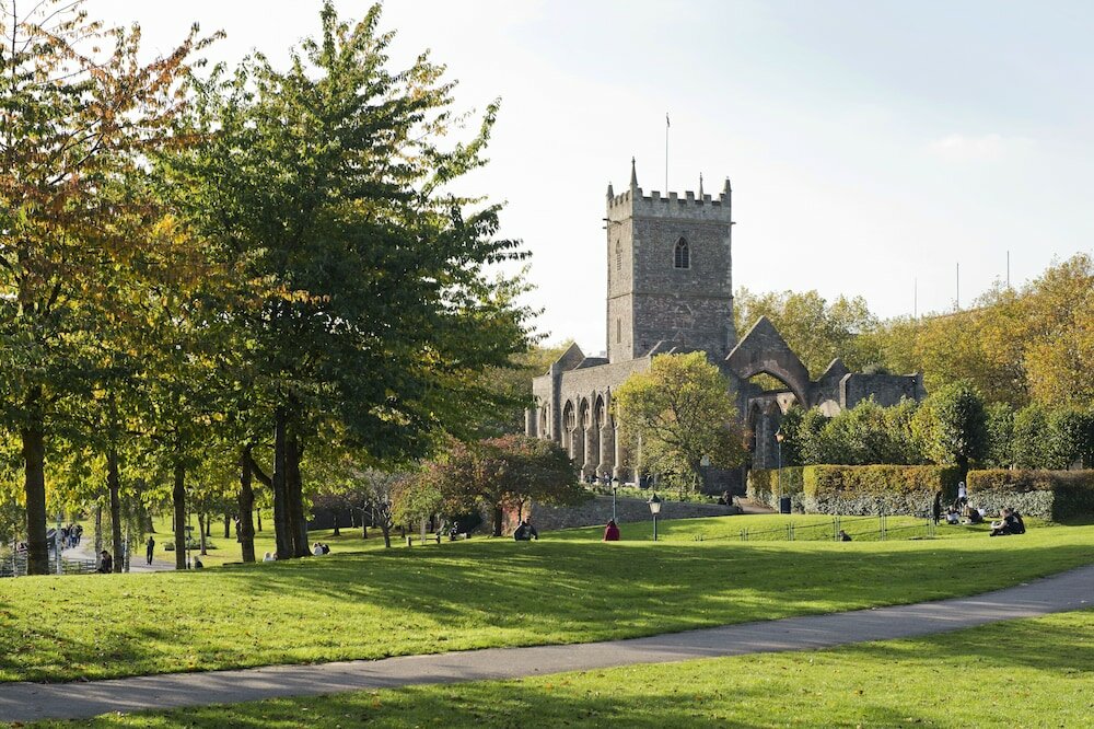 Фото Premier Inn Bristol City Centre Finzels Reach