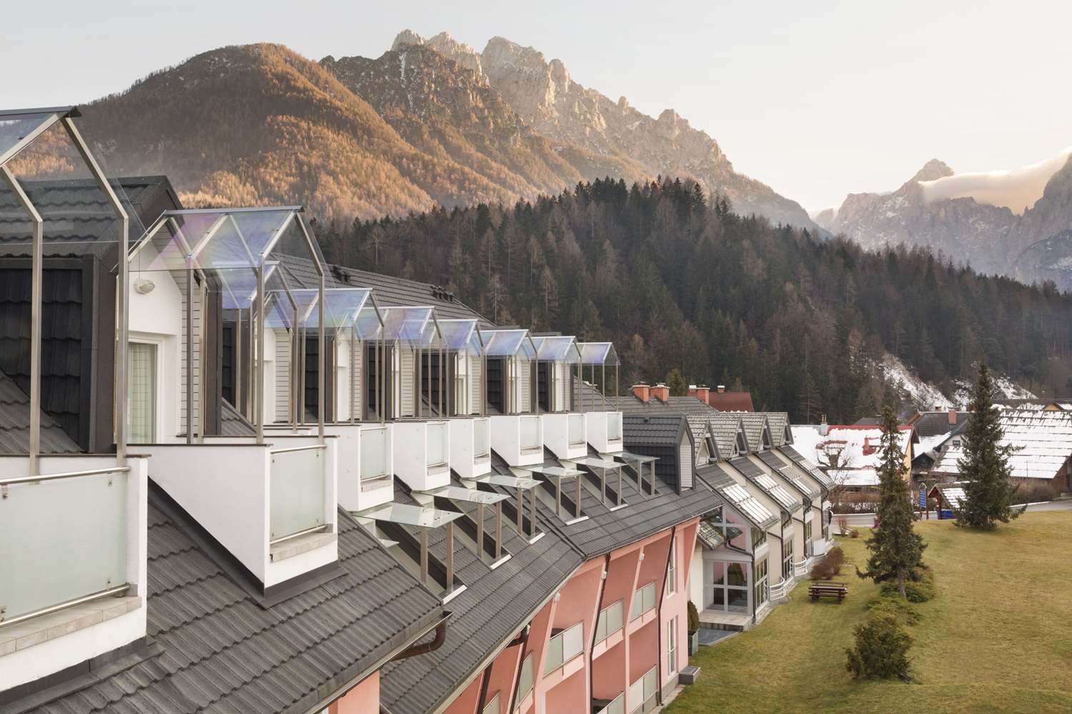 Фото Ramada Hotel & Suites by Wyndham Kranjska Gora