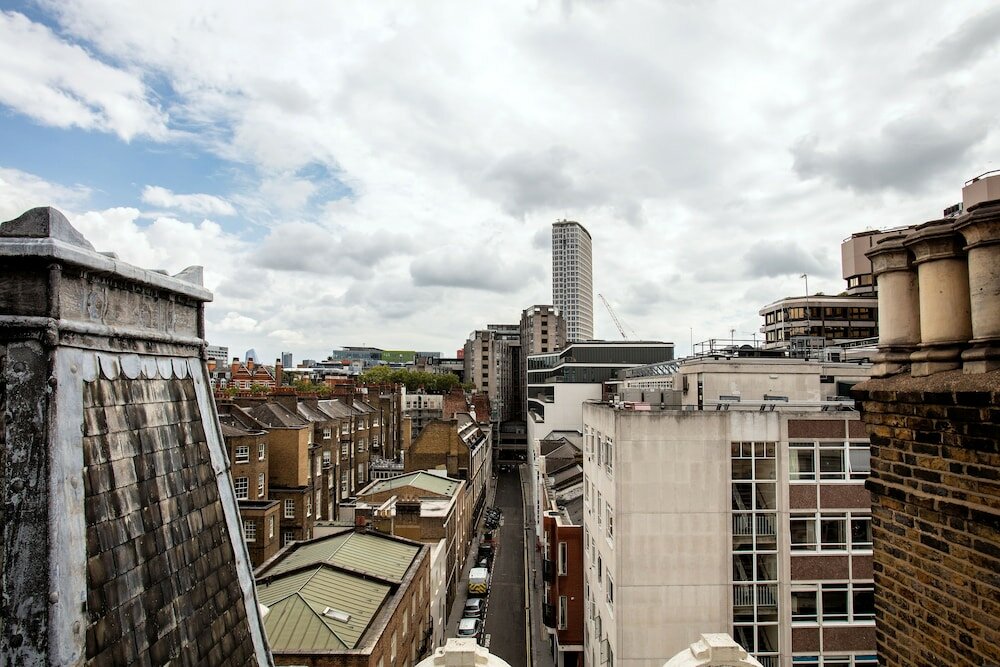 Фото Bedford Corner Hotel