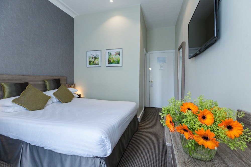 Фото Phoenix Hotel