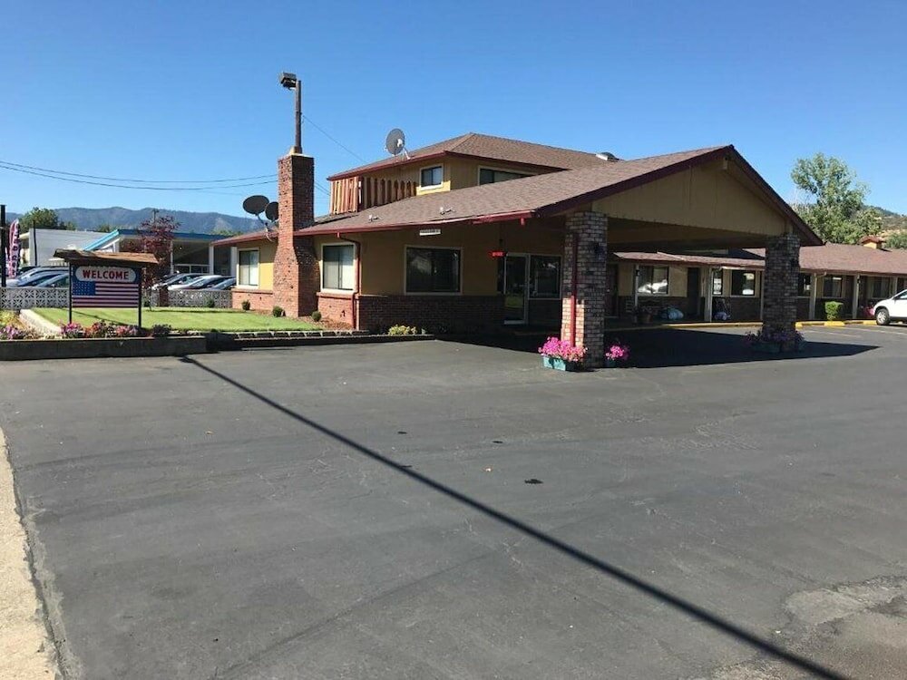 Фото Klamath Motor Lodge
