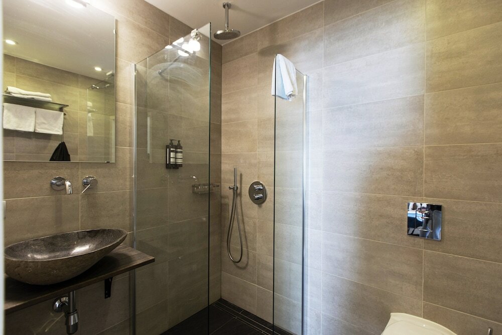 Фото Quentin England Hotel