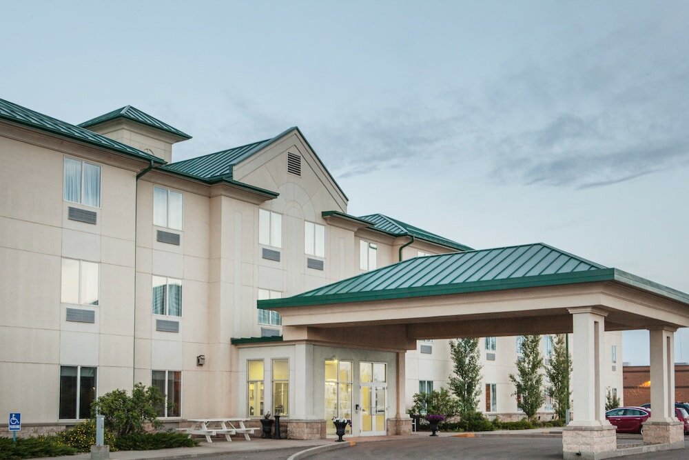 Фото Ramada by Wyndham Estevan