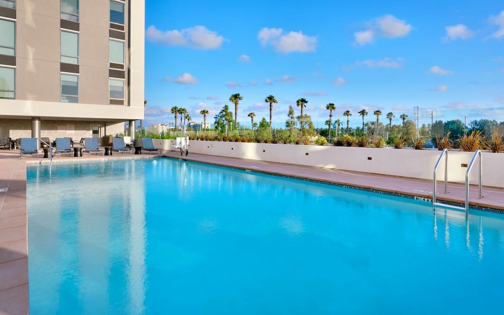 Фото Hampton Inn & Suites Anaheim Resort Convention Center