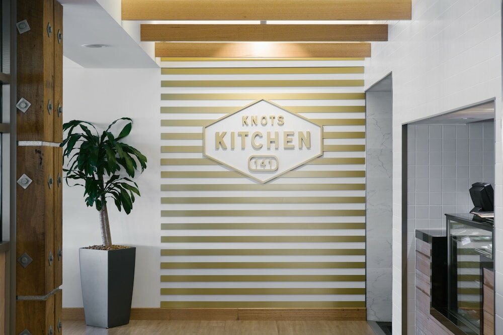 Фото The Lakes Resort Hotel