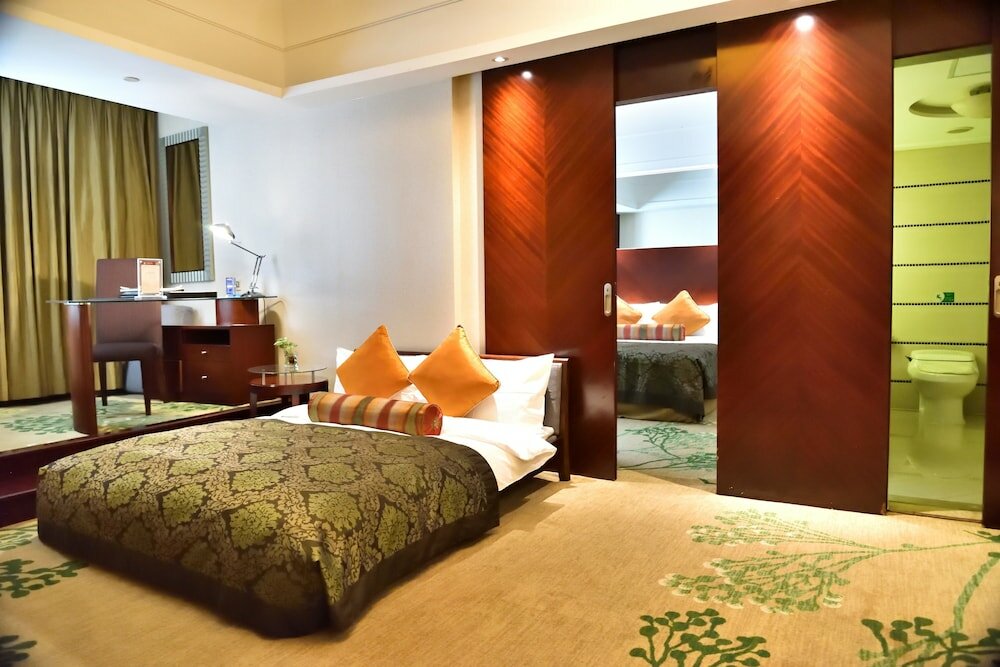 Фото Merry Hotel Shanghai