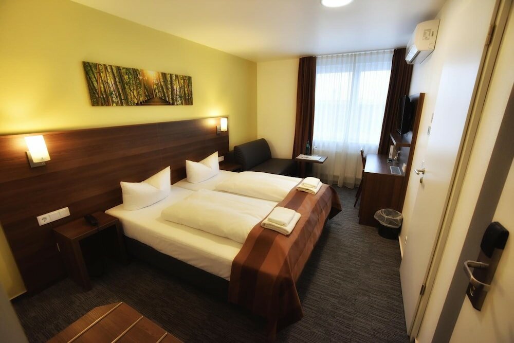 Фото Hotel Little Paris