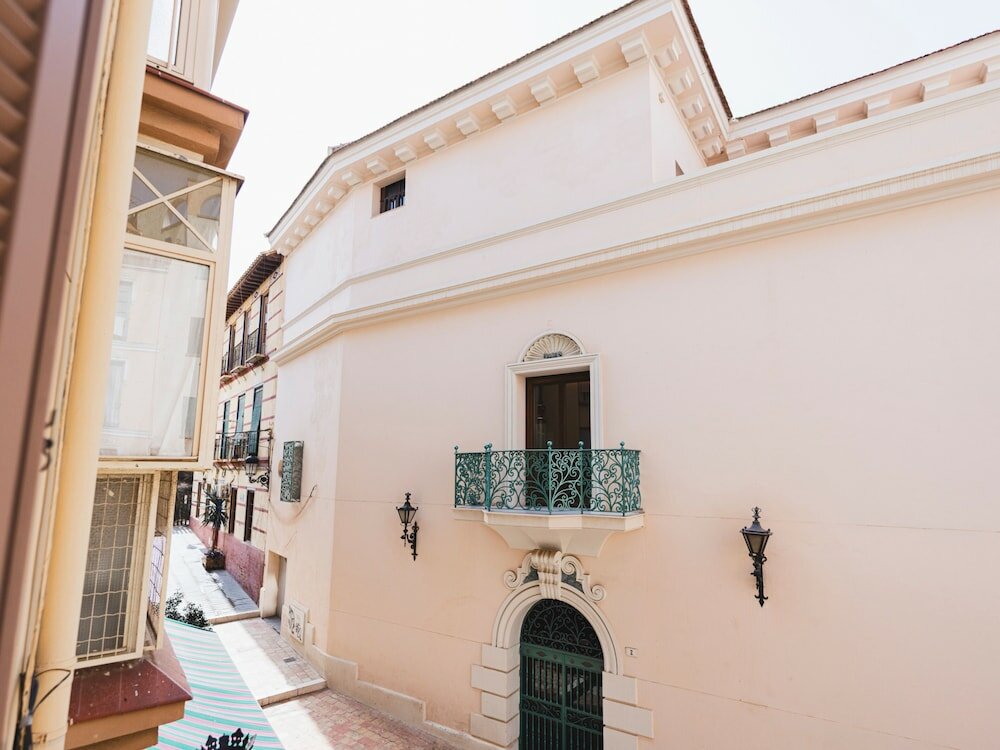 Фото Alcazaba Premium Hostel