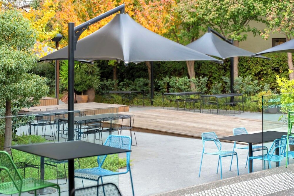 Фото Peppers Gallery Hotel Canberra