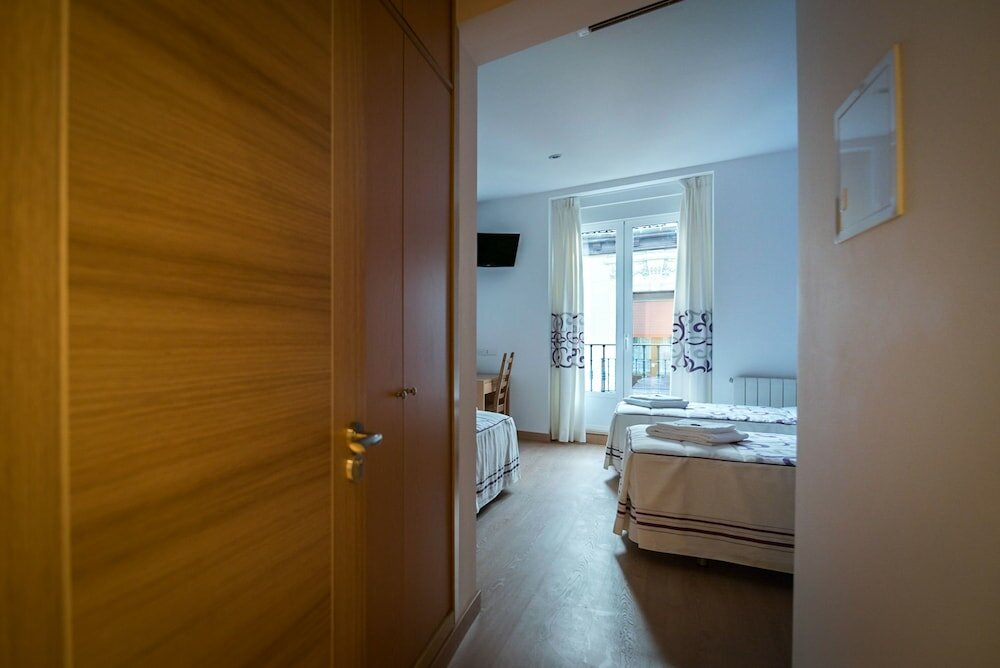 Фото Hostal Carracedo