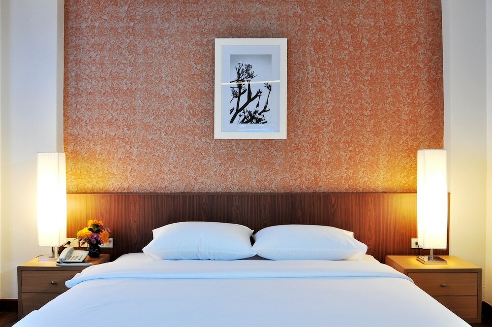 Фото Flipper Lodge Hotel