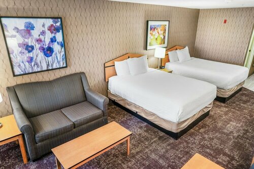 Гостиница Crystal Inn Hotel & Suites West Valley City в Вест-Велли-Сити