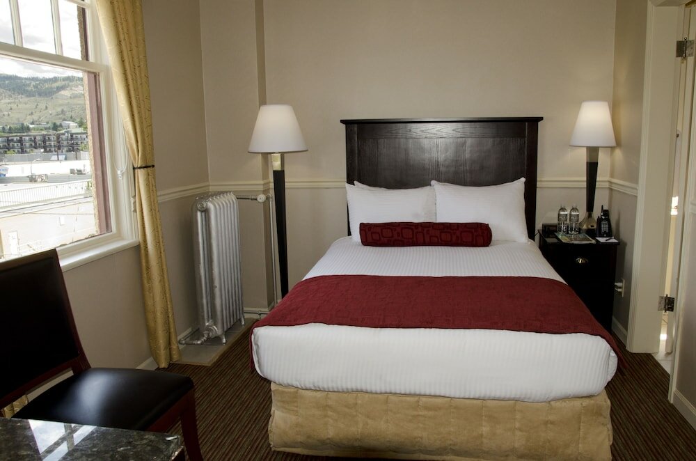 Фото The Plaza Hotel