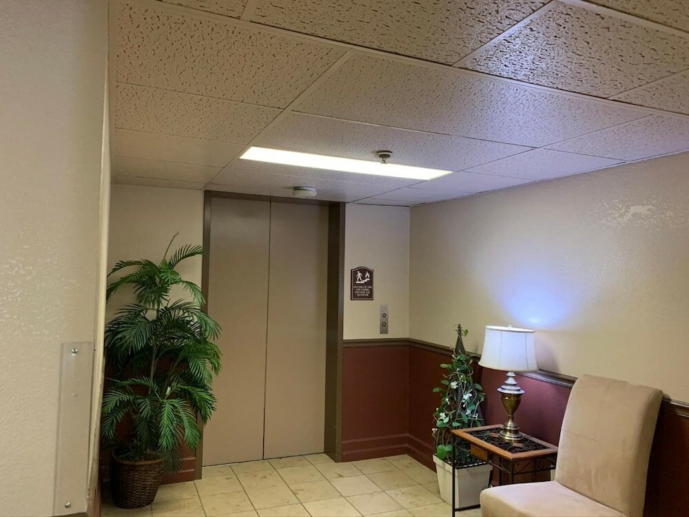 Фото Hardman House Inn & Suites