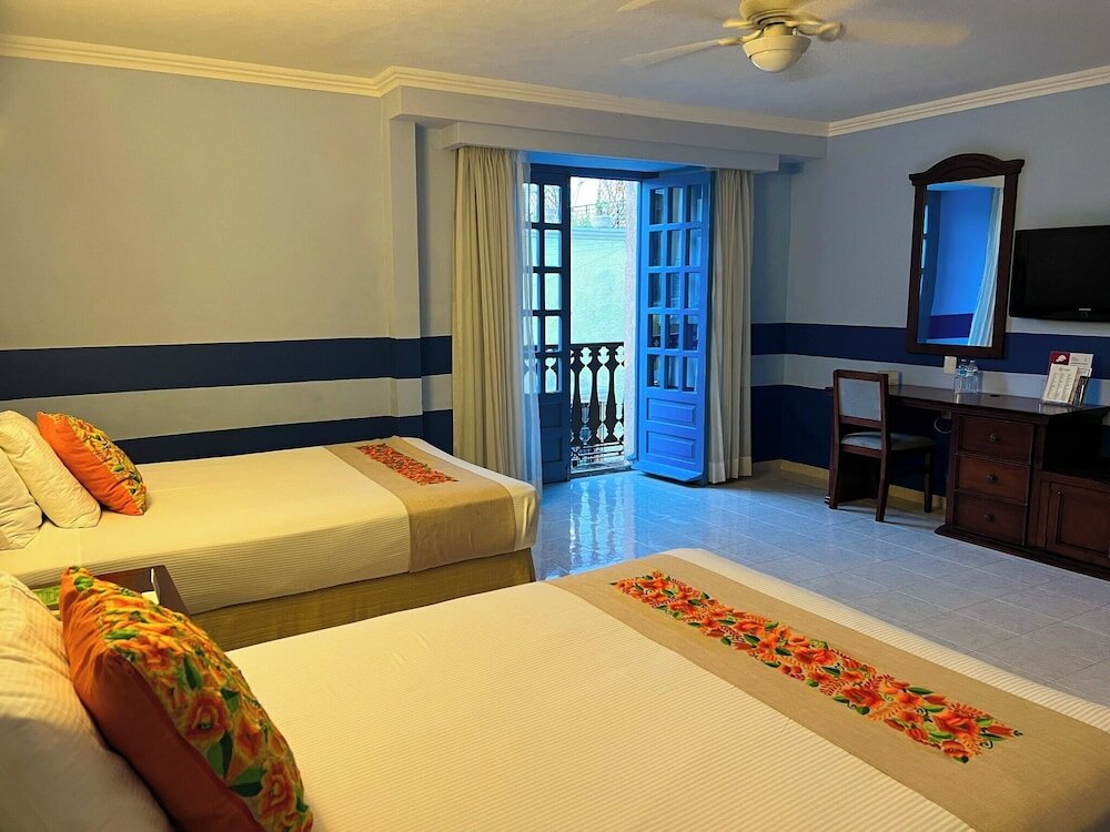 Фото Hotel Plaza Colonial