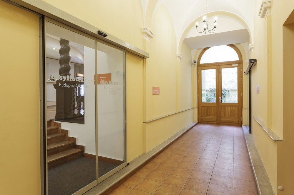 Фото EasyHotel Budapest Oktogon