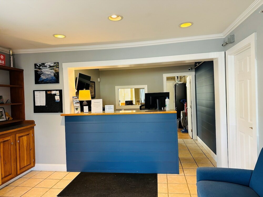 Фото Flagship Inn and Suites