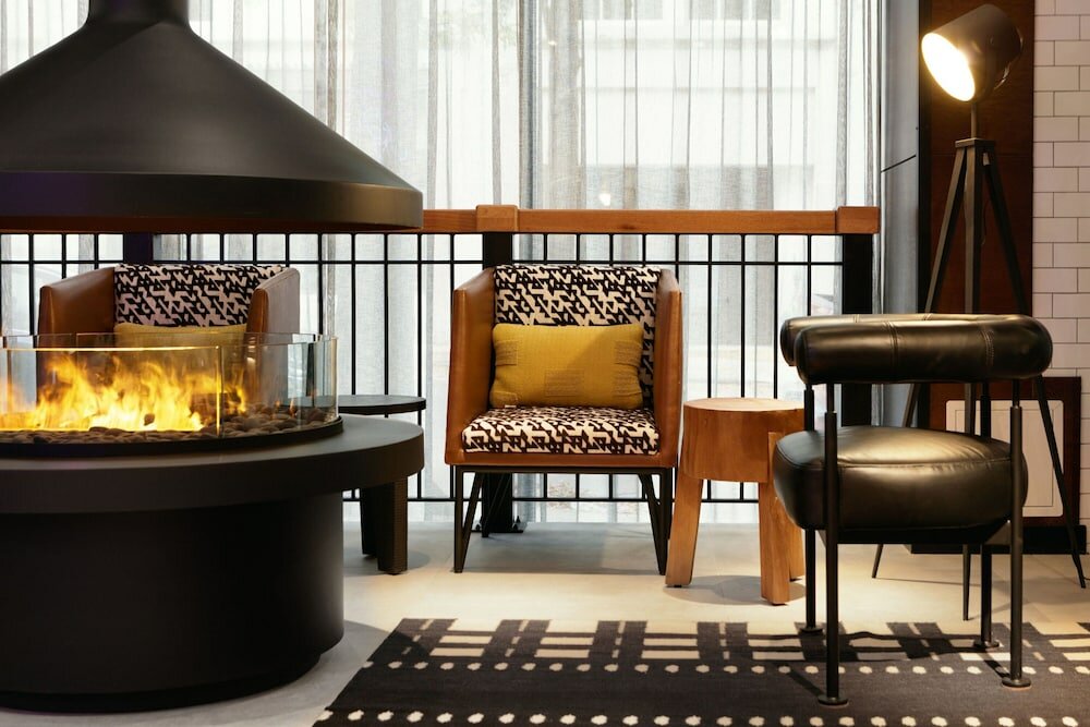 Фото Moxy Richmond Downtown