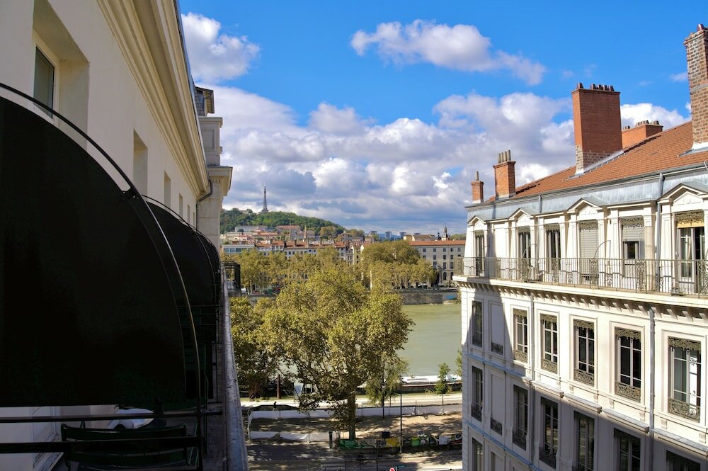 Фото Okko Hotels Lyon Pont Lafayette