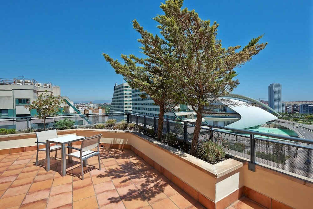 Фото Nh Valencia Las Artes