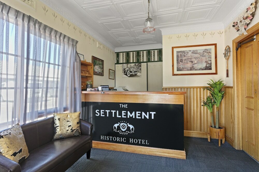 Фото The Settlement Historic Hotel