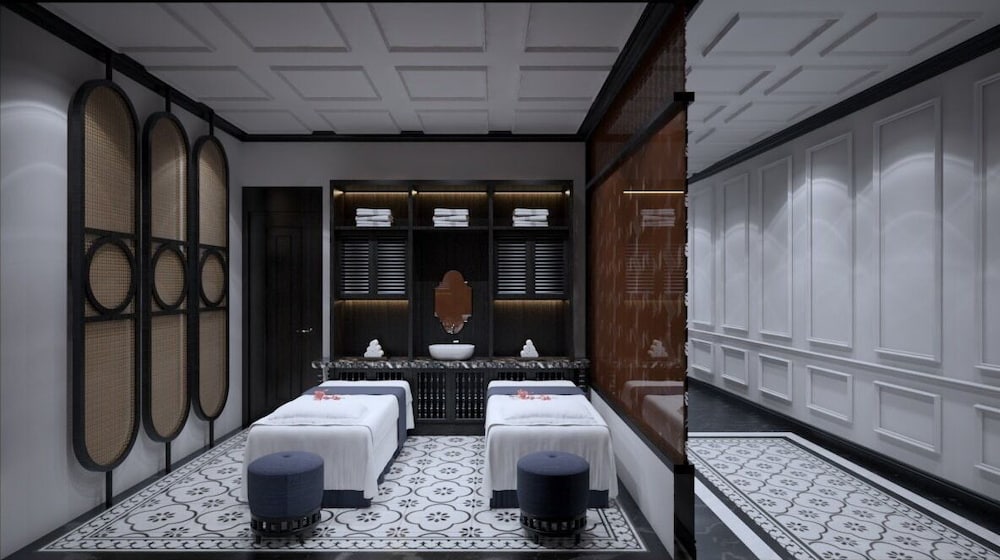 Фото Hanoi Le Chateau Hotel & SPA